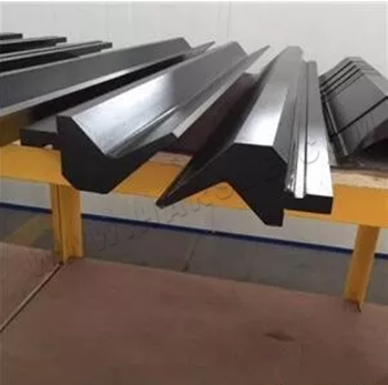 ¿Se puede reparar el molde de la máquina dobladora?