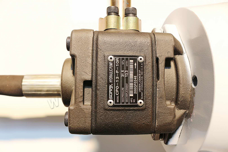 máquina plegadora hidráulica