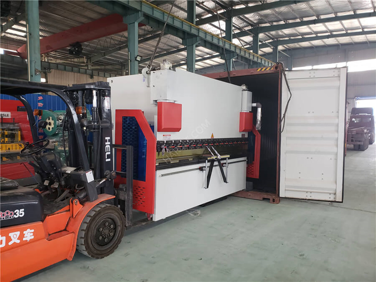 Plegadora CNC con DA58T