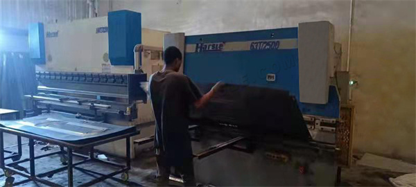 Línea de producción de puertas de acero