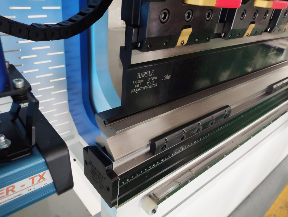 Por-qu&eacute;-la-m&aacute;quina-dobladora-CNC-adopta-el-m&eacute;todo-de-forjado（2）