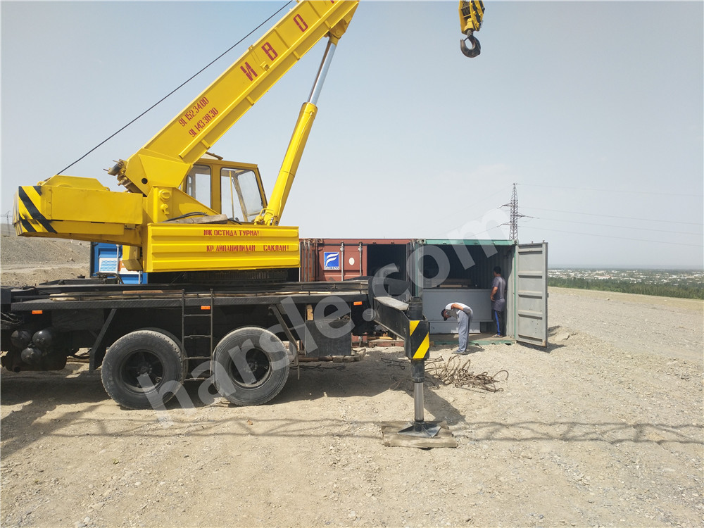 HARSLE Máquina de estampado de puertas en Uzbekistán (8)