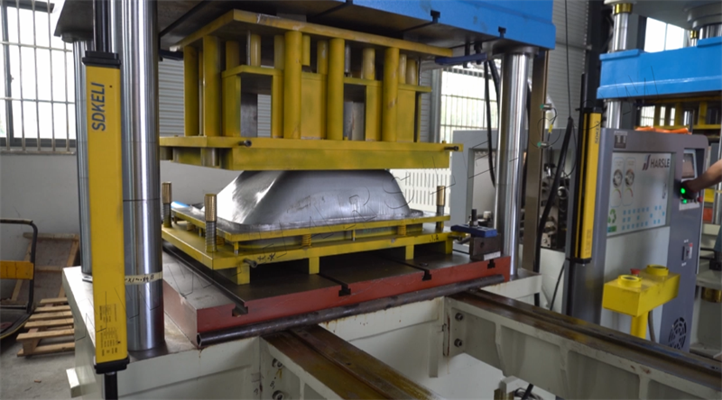 línea de producción de cubos de carretilla