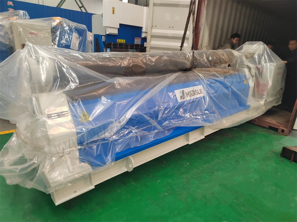 MÁQUINA DOBLADORA DE PLACAS EN ROLLO
