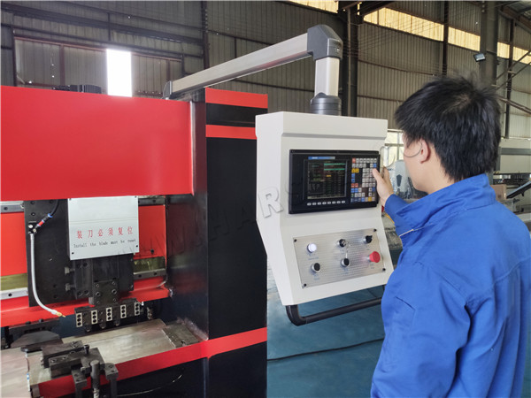 Máquina ranuradora CNC en V Características funcionales