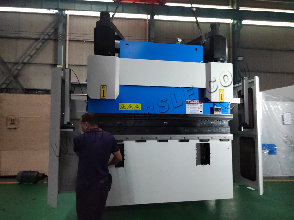 Prensa plegadora completamente eléctrica
