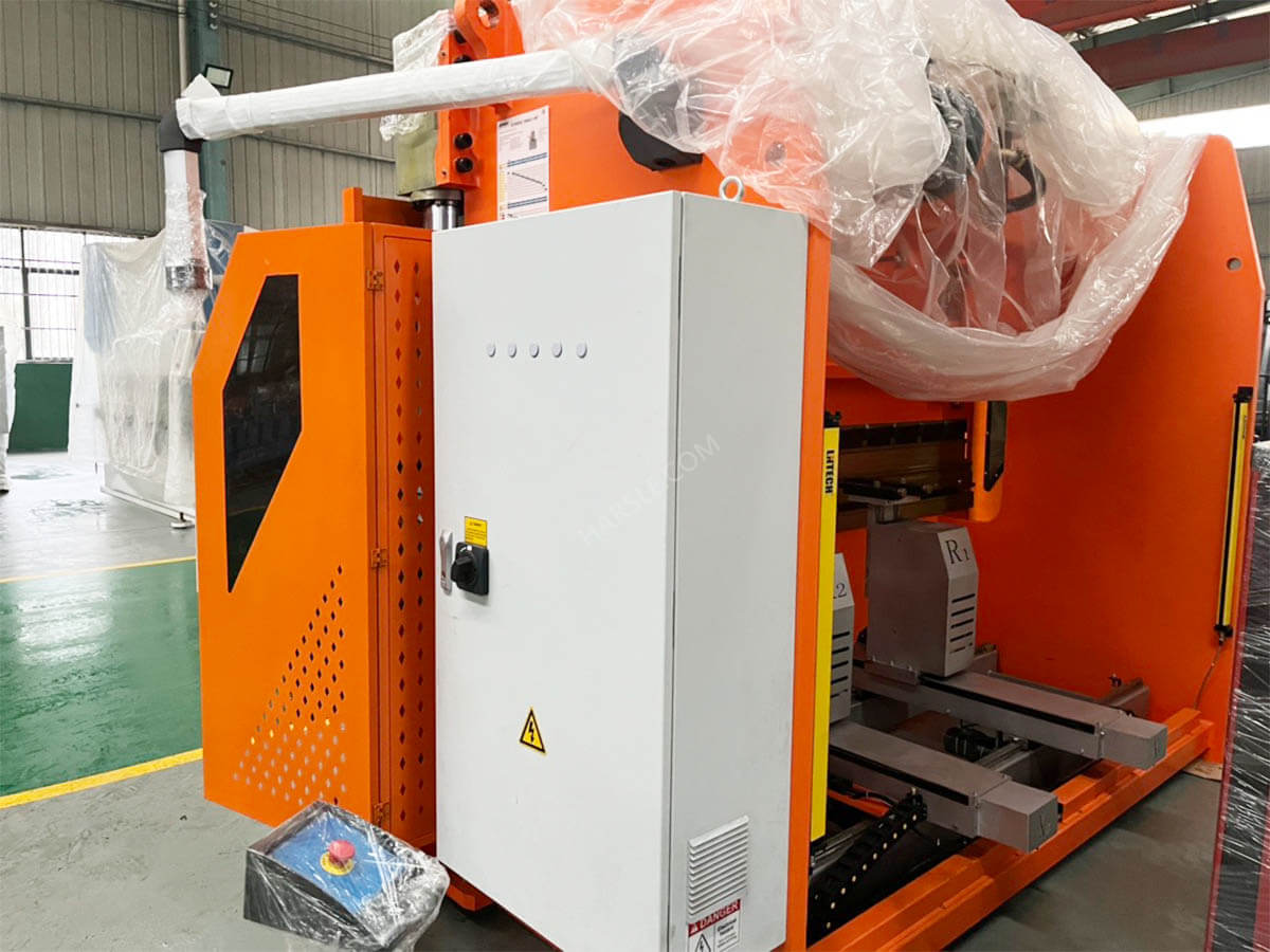 Canada-We67k-100T3200 CNC Press Brake (1)