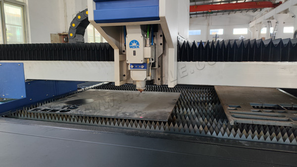 máquina de corte por láser