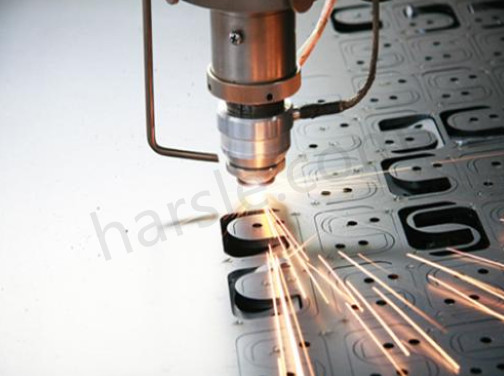 ¿Por qué las piezas de corte de la máquina de corte láser CNC a veces se deforman?
